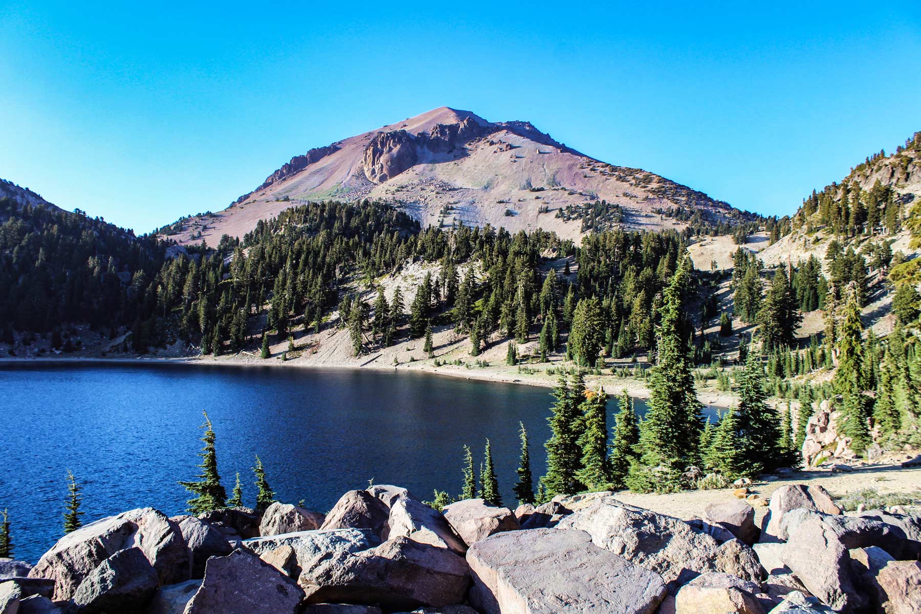 lake helen, things to do in lassen volcanic national park