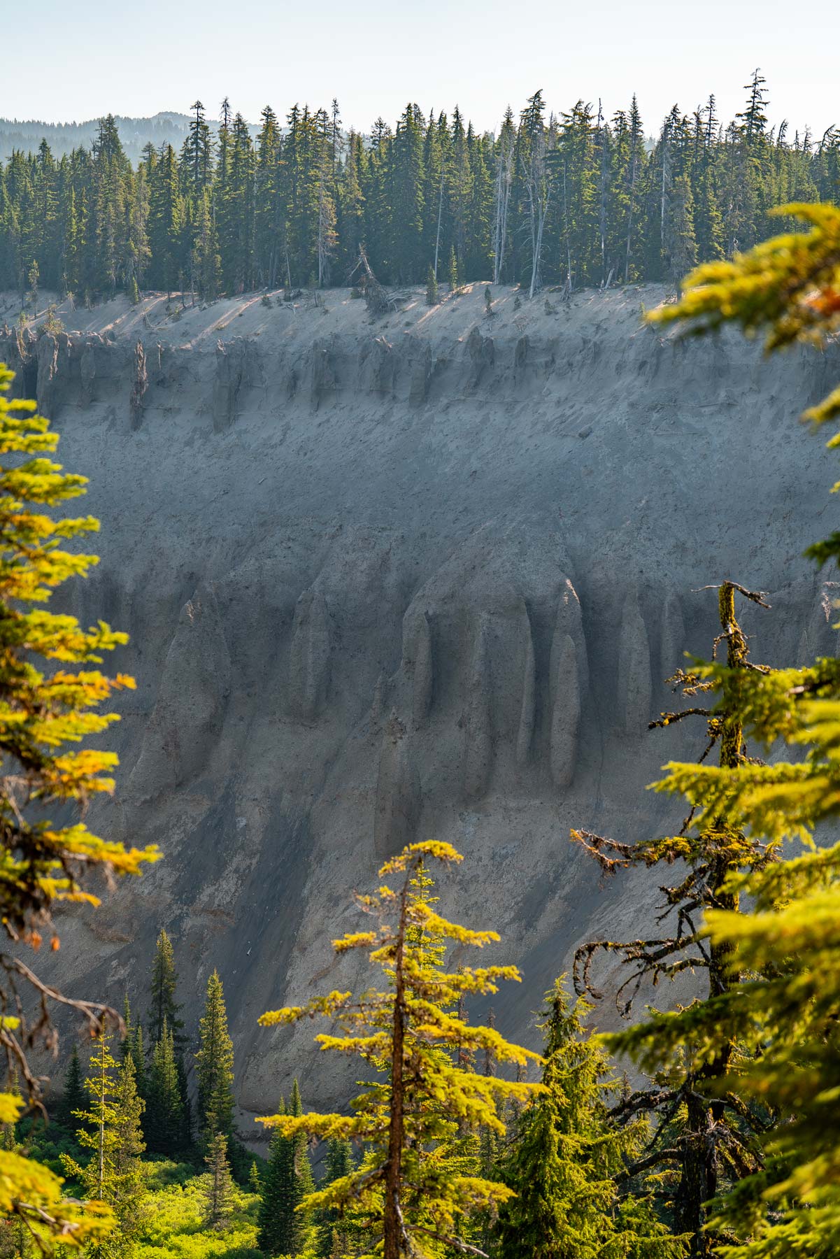 pinnacles trail at crater lake national park